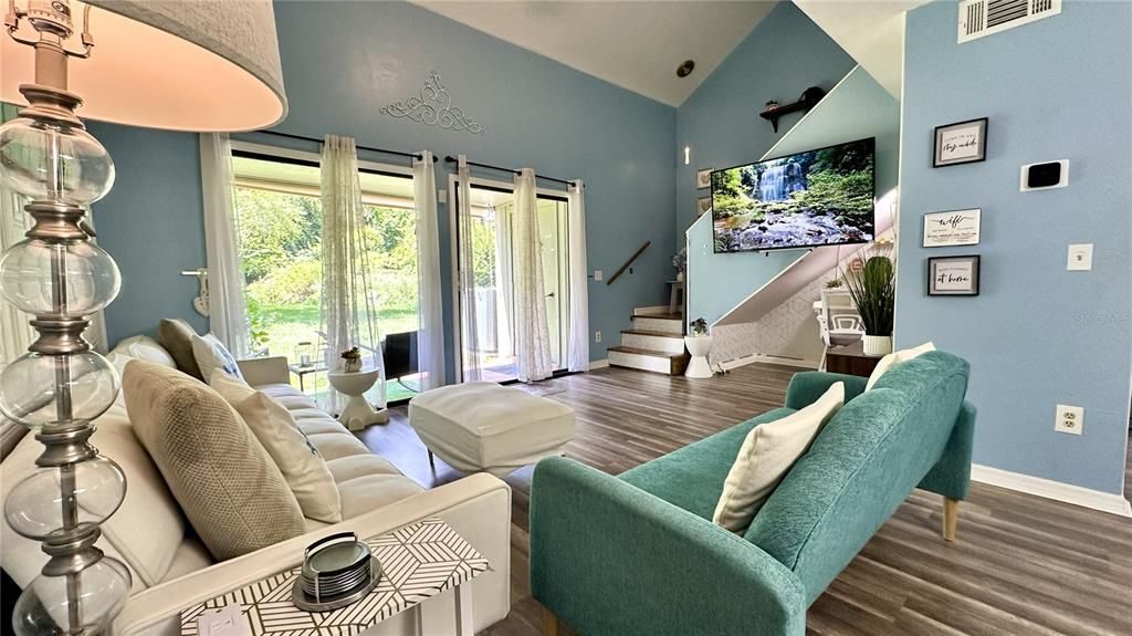 Под контрактом: $199,000 (2 спален, 2 ванн, 1070 Квадратных фут)