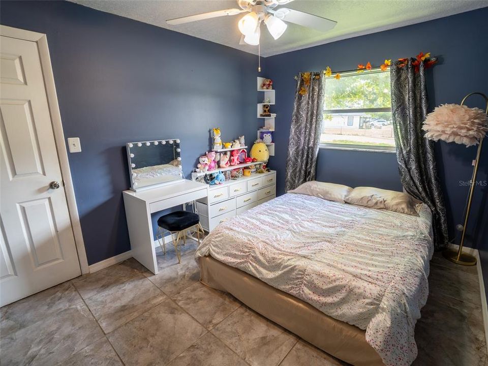 Под контрактом: $350,000 (3 спален, 2 ванн, 1092 Квадратных фут)