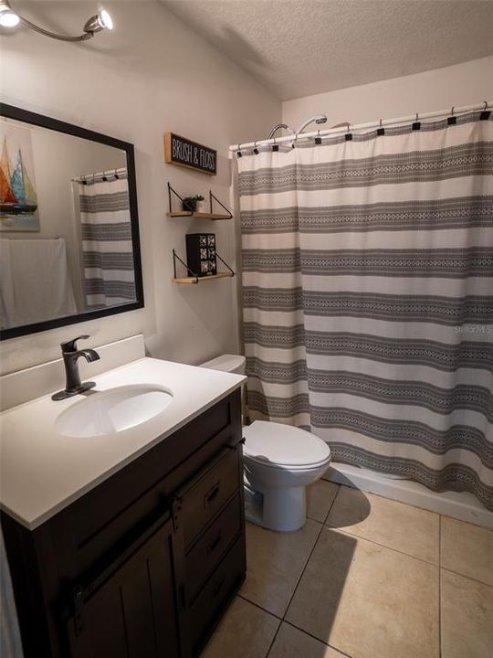 Под контрактом: $350,000 (3 спален, 2 ванн, 1092 Квадратных фут)