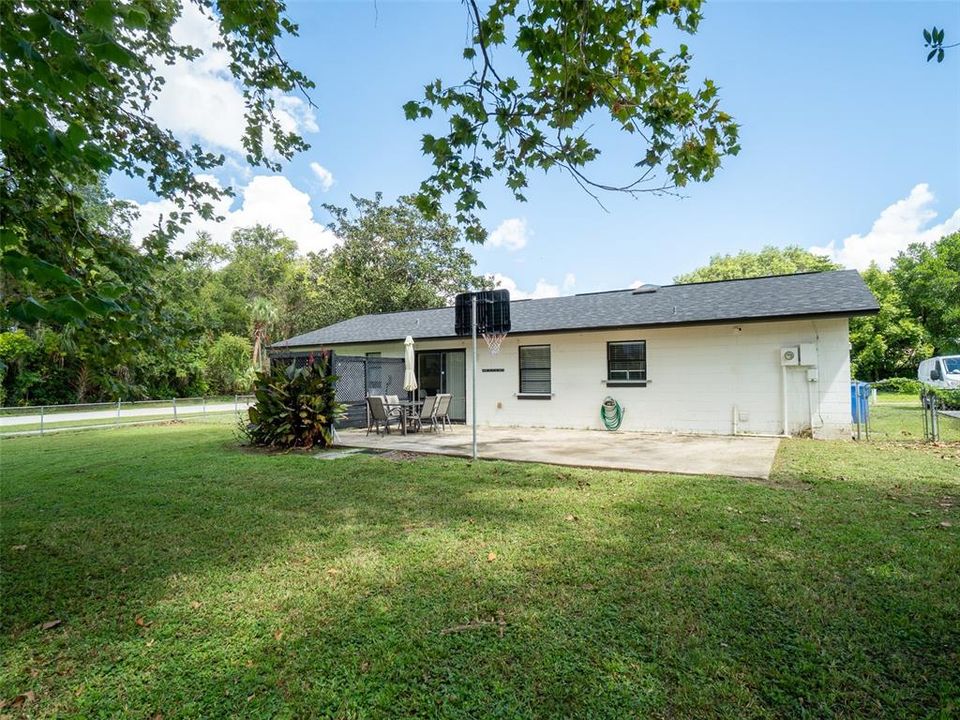 Под контрактом: $350,000 (3 спален, 2 ванн, 1092 Квадратных фут)