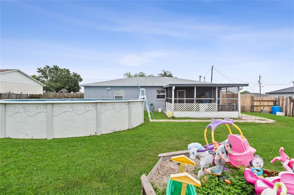 Activo con contrato: $229,000 (3 camas, 1 baños, 1063 Pies cuadrados)