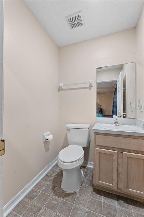 Activo con contrato: $229,000 (3 camas, 1 baños, 1063 Pies cuadrados)