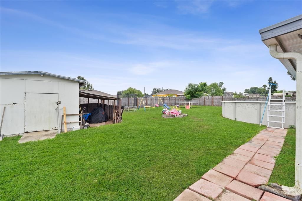 Activo con contrato: $229,000 (3 camas, 1 baños, 1063 Pies cuadrados)