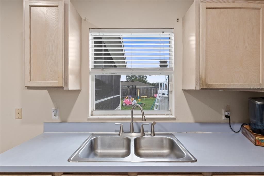 Activo con contrato: $229,000 (3 camas, 1 baños, 1063 Pies cuadrados)