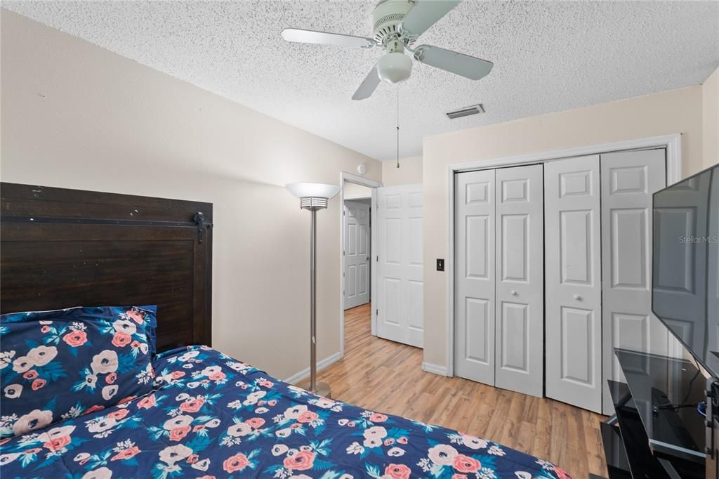 Activo con contrato: $229,000 (3 camas, 1 baños, 1063 Pies cuadrados)