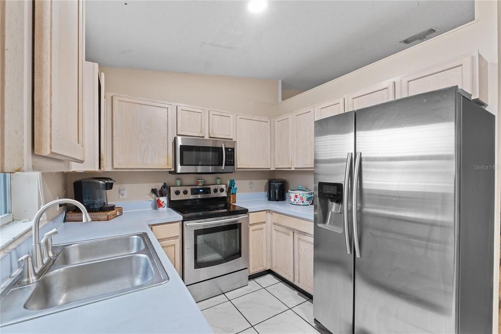 Activo con contrato: $229,000 (3 camas, 1 baños, 1063 Pies cuadrados)