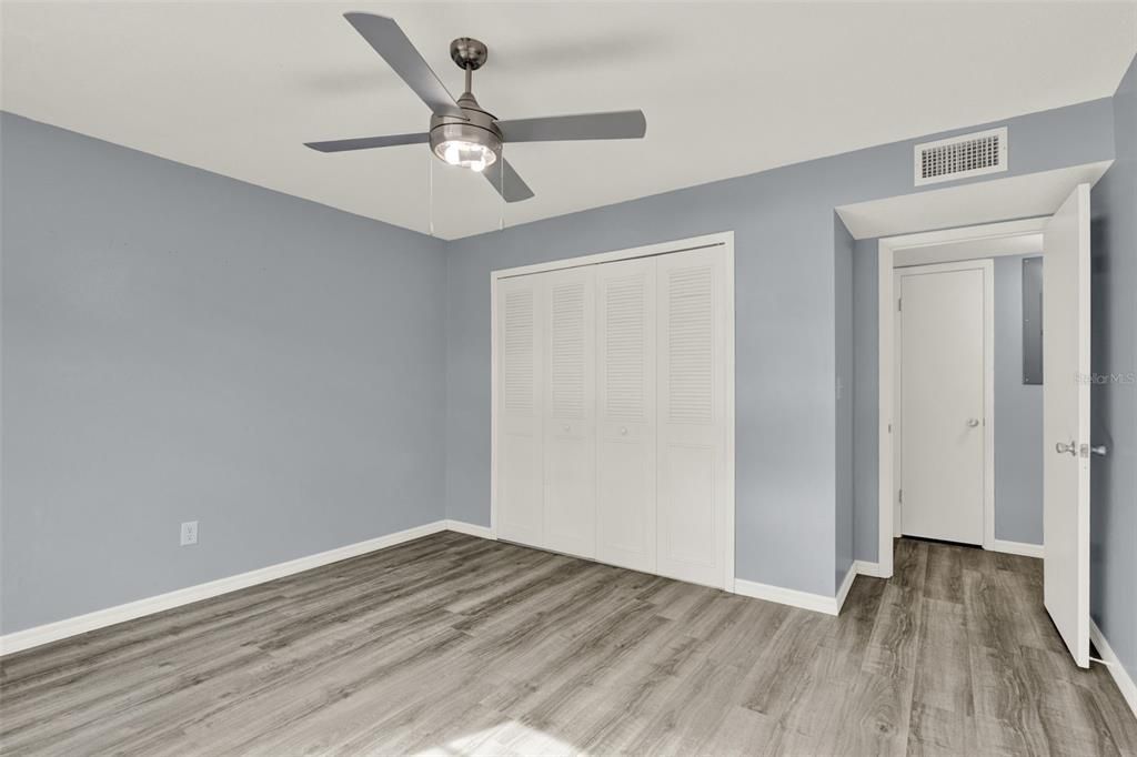 В аренду: $1,795 (2 спален, 1 ванн, 800 Квадратных фут)