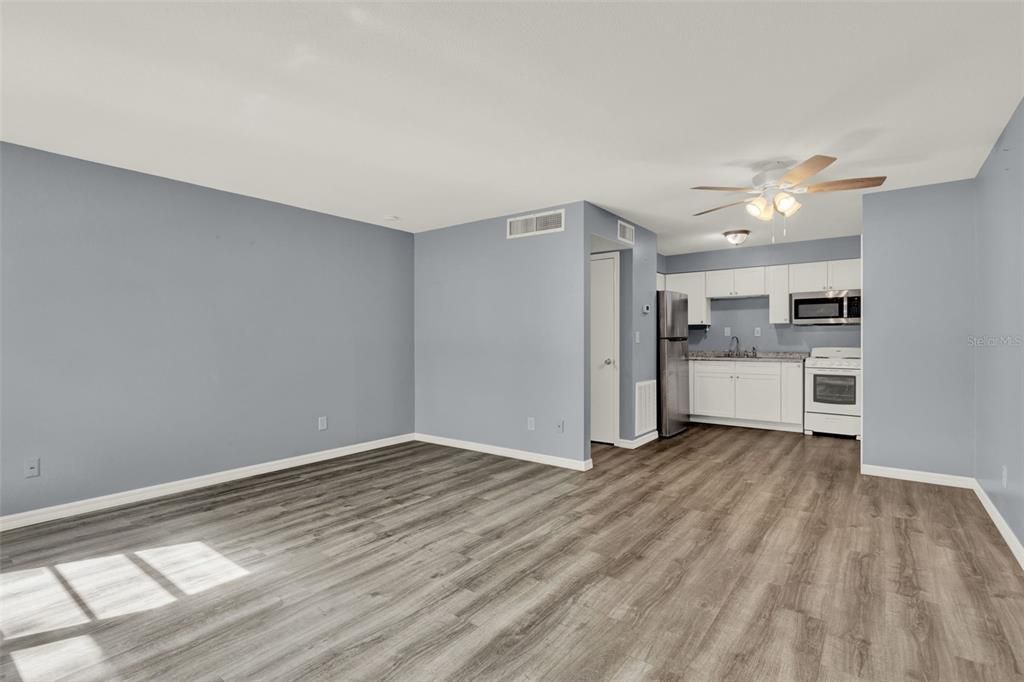 В аренду: $1,795 (2 спален, 1 ванн, 800 Квадратных фут)