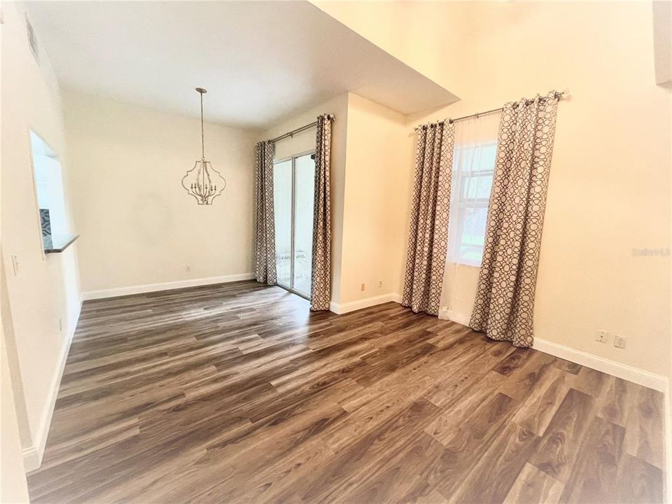 En Venta: $340,000 (3 camas, 2 baños, 1377 Pies cuadrados)