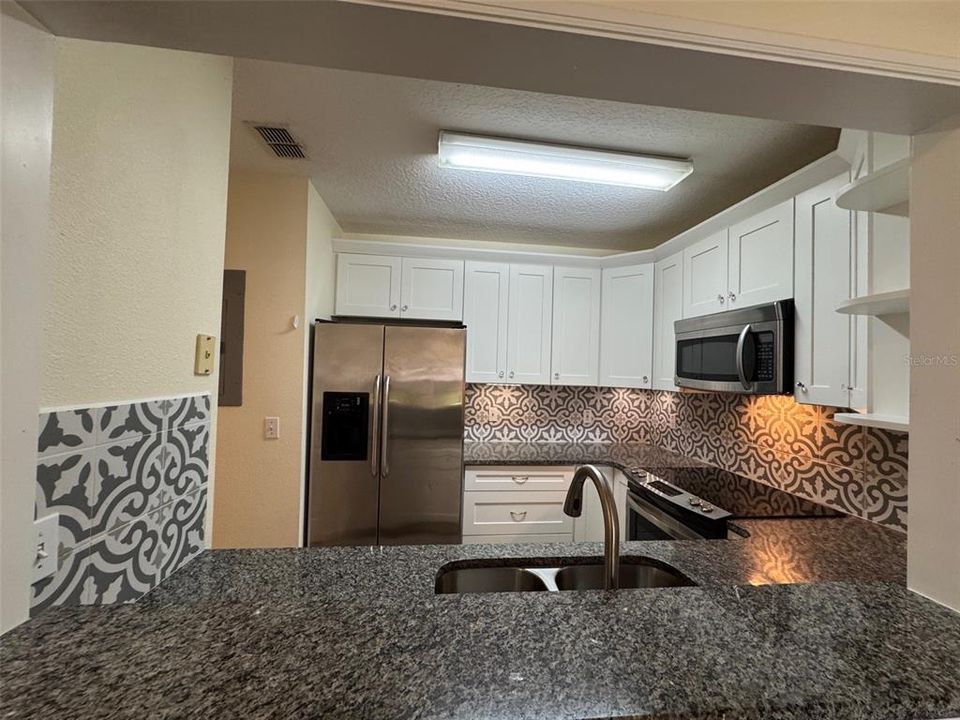 En Venta: $340,000 (3 camas, 2 baños, 1377 Pies cuadrados)