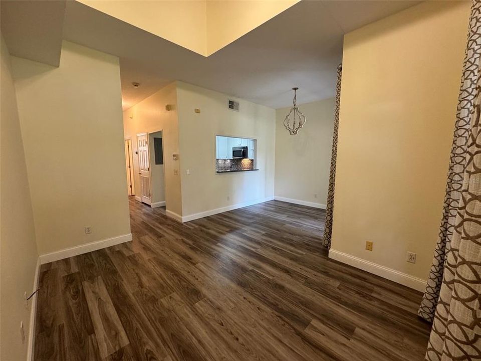 En Venta: $340,000 (3 camas, 2 baños, 1377 Pies cuadrados)