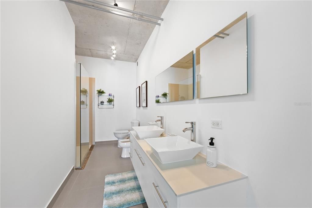 En Venta: $875,000 (2 camas, 2 baños, 1126 Pies cuadrados)