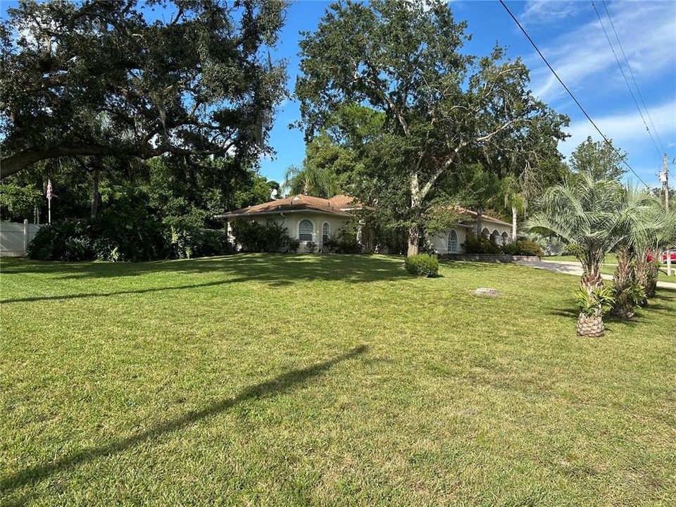 合同活跃: $369,000 (3 贝兹, 4 浴室, 2457 平方英尺)