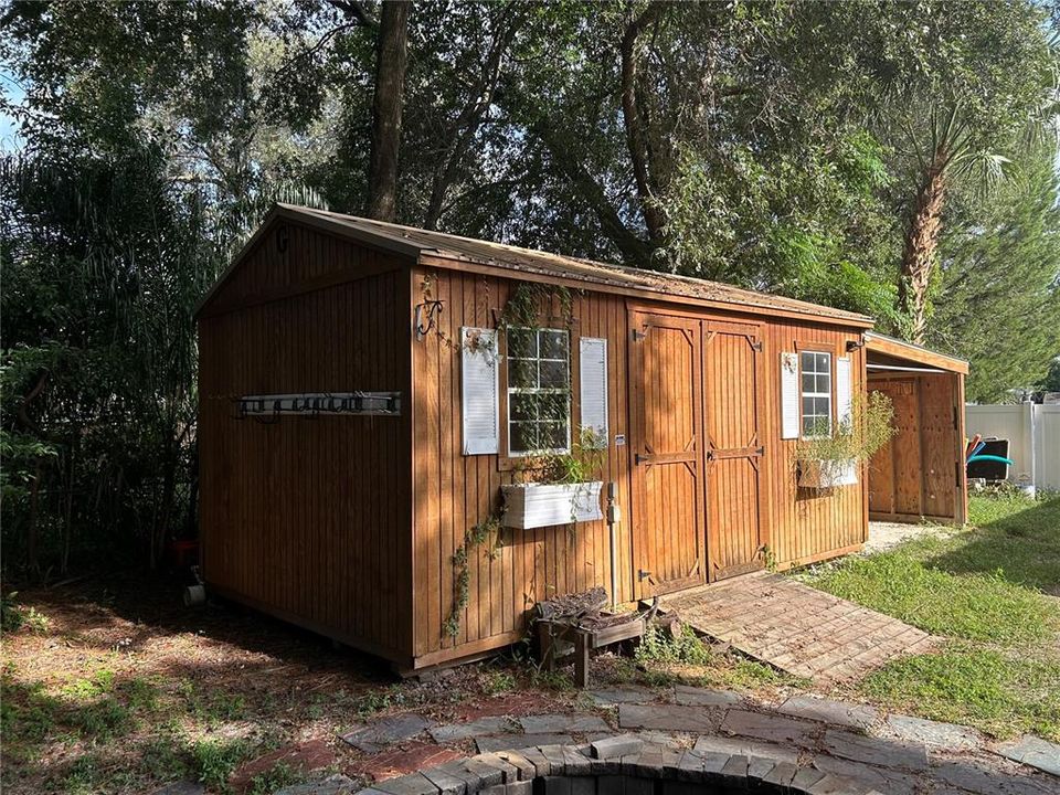 合同活跃: $369,000 (3 贝兹, 4 浴室, 2457 平方英尺)