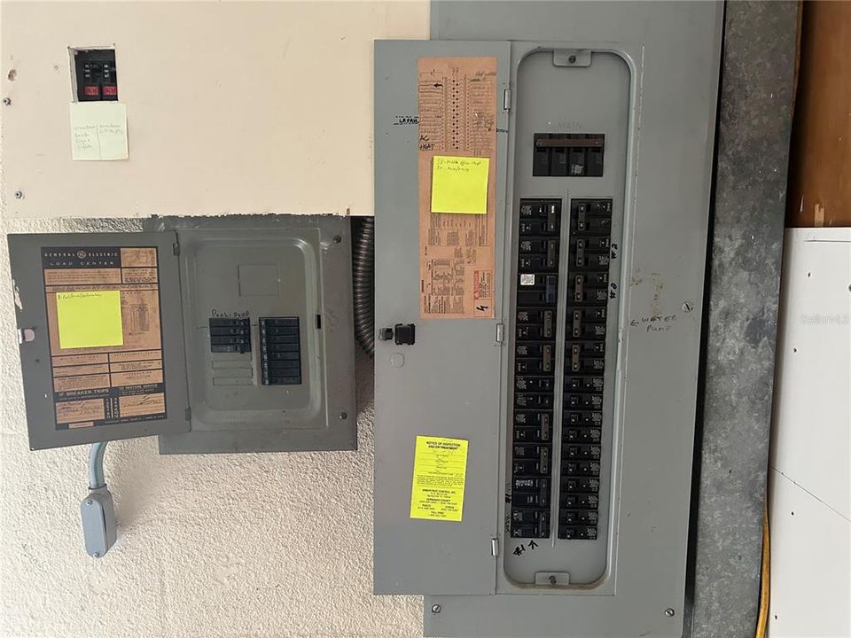 合同活跃: $369,000 (3 贝兹, 4 浴室, 2457 平方英尺)