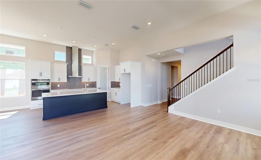 Active With Contract: $999,900 (5 beds, 4 baths, 3091 Square Feet)