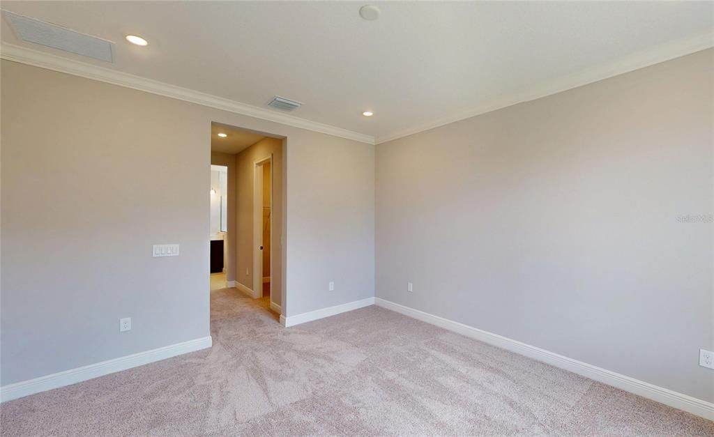 Active With Contract: $999,900 (5 beds, 4 baths, 3091 Square Feet)