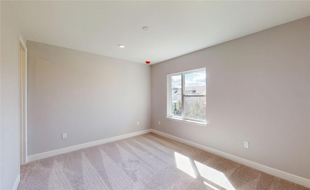 Active With Contract: $999,900 (5 beds, 4 baths, 3091 Square Feet)