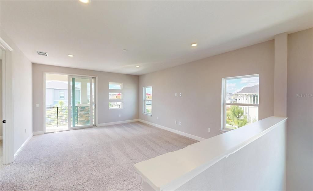 Active With Contract: $999,900 (5 beds, 4 baths, 3091 Square Feet)