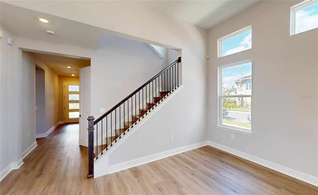 Active With Contract: $999,900 (5 beds, 4 baths, 3091 Square Feet)