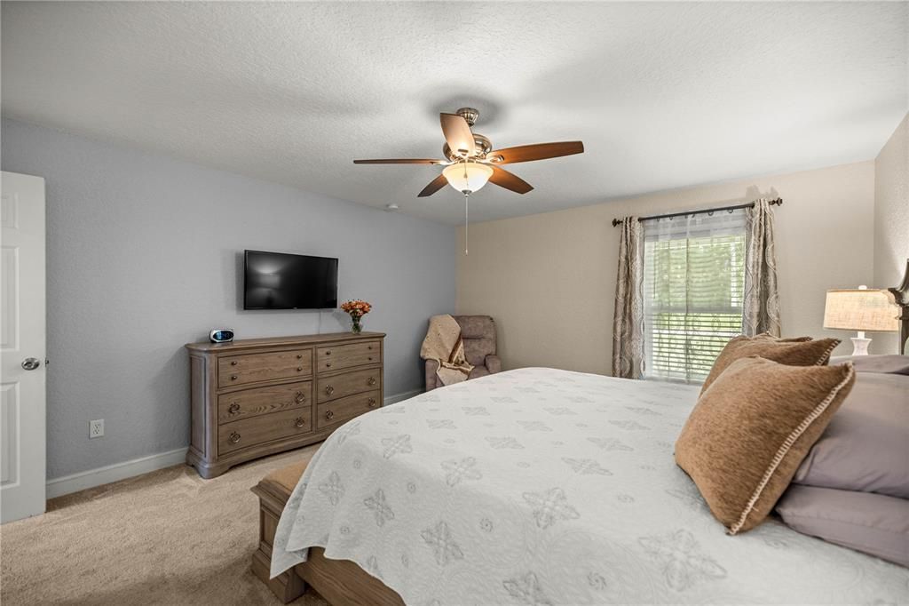 For Sale: $325,000 (3 beds, 2 baths, 1584 Square Feet)