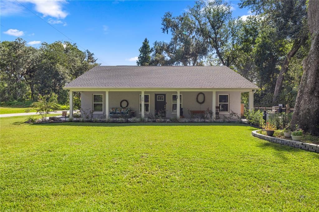 For Sale: $325,000 (3 beds, 2 baths, 1584 Square Feet)