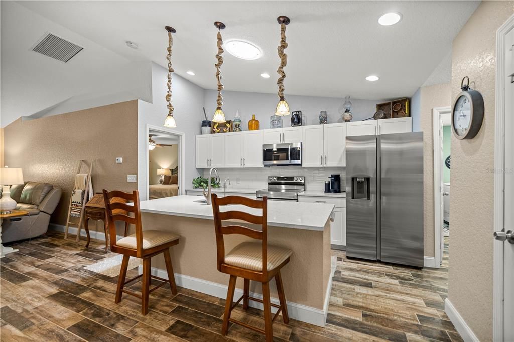 For Sale: $325,000 (3 beds, 2 baths, 1584 Square Feet)