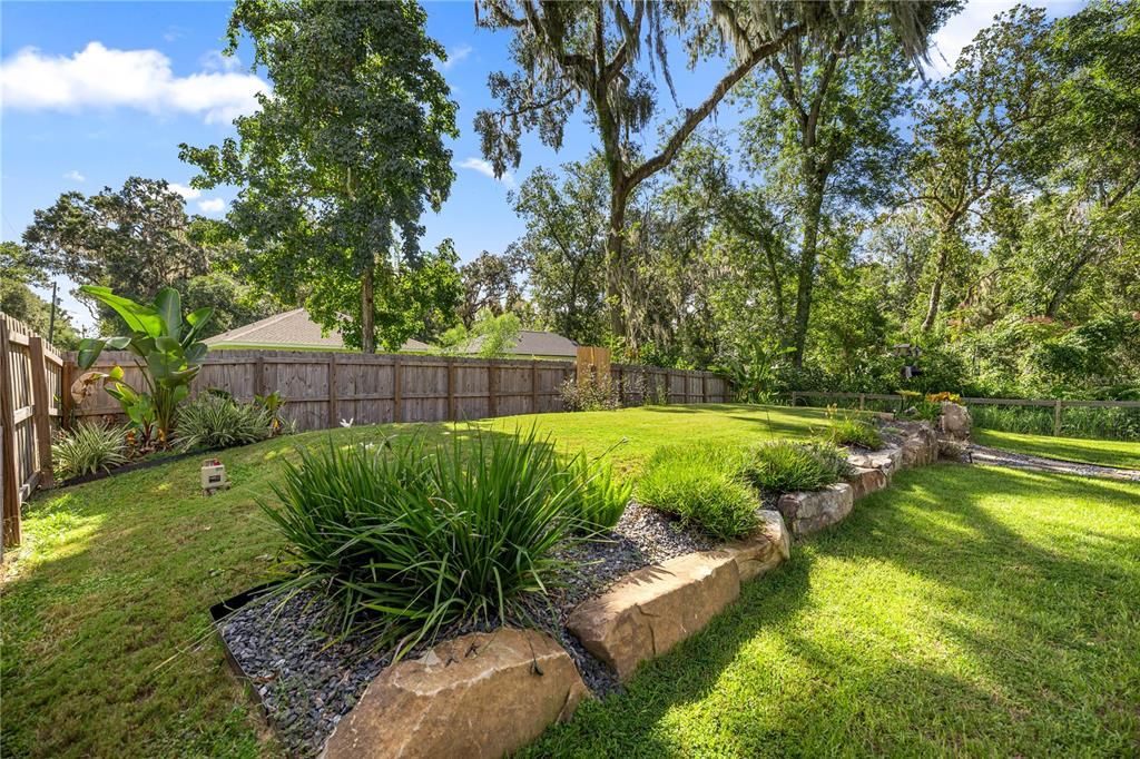 For Sale: $325,000 (3 beds, 2 baths, 1584 Square Feet)