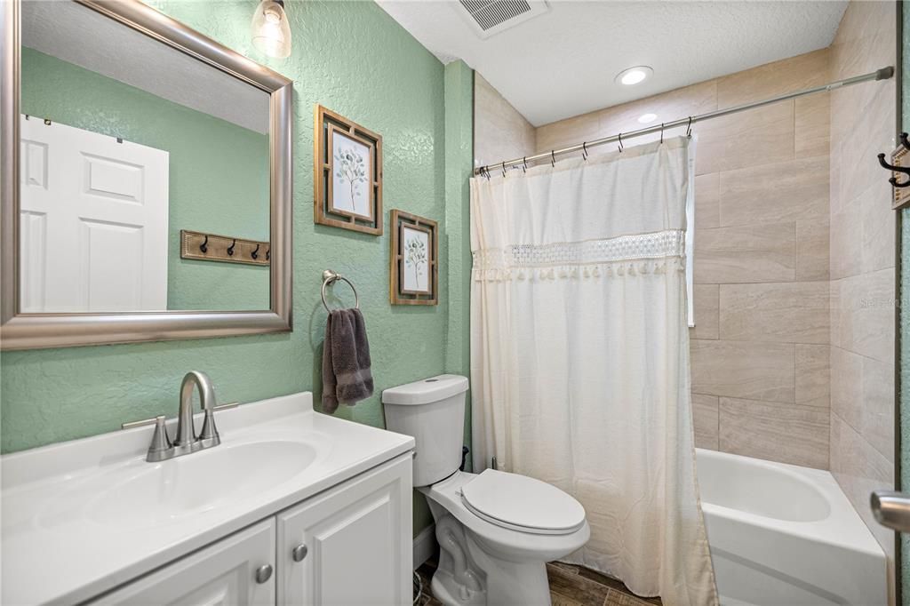 For Sale: $325,000 (3 beds, 2 baths, 1584 Square Feet)