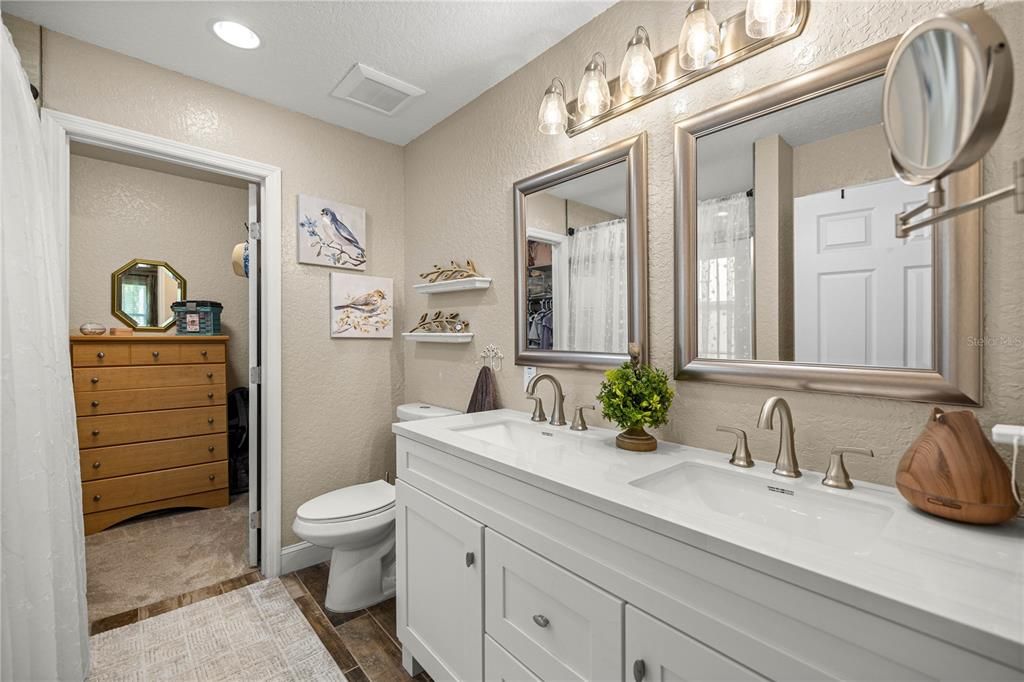 For Sale: $325,000 (3 beds, 2 baths, 1584 Square Feet)