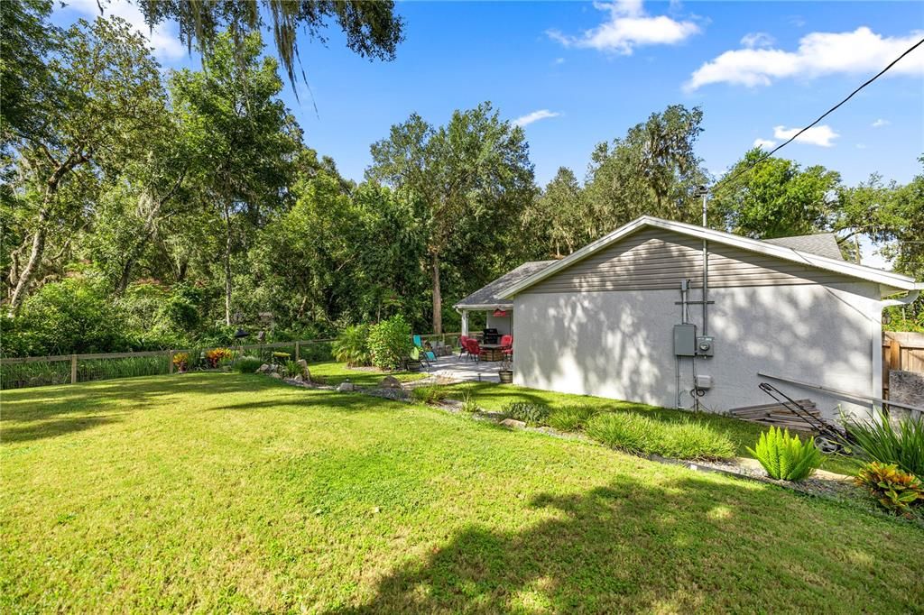 For Sale: $325,000 (3 beds, 2 baths, 1584 Square Feet)