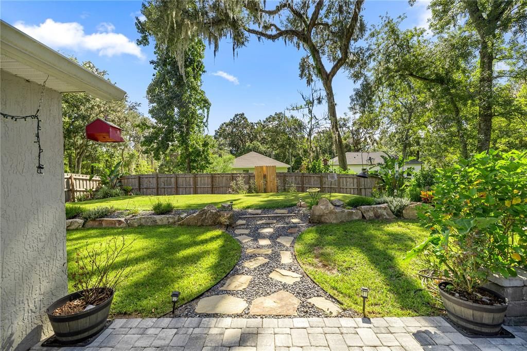 For Sale: $325,000 (3 beds, 2 baths, 1584 Square Feet)