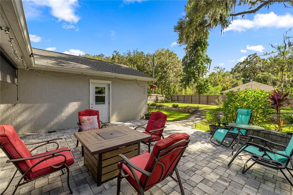 For Sale: $325,000 (3 beds, 2 baths, 1584 Square Feet)