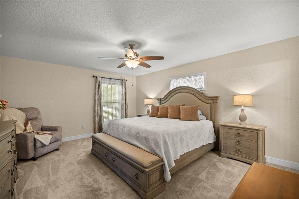 For Sale: $325,000 (3 beds, 2 baths, 1584 Square Feet)