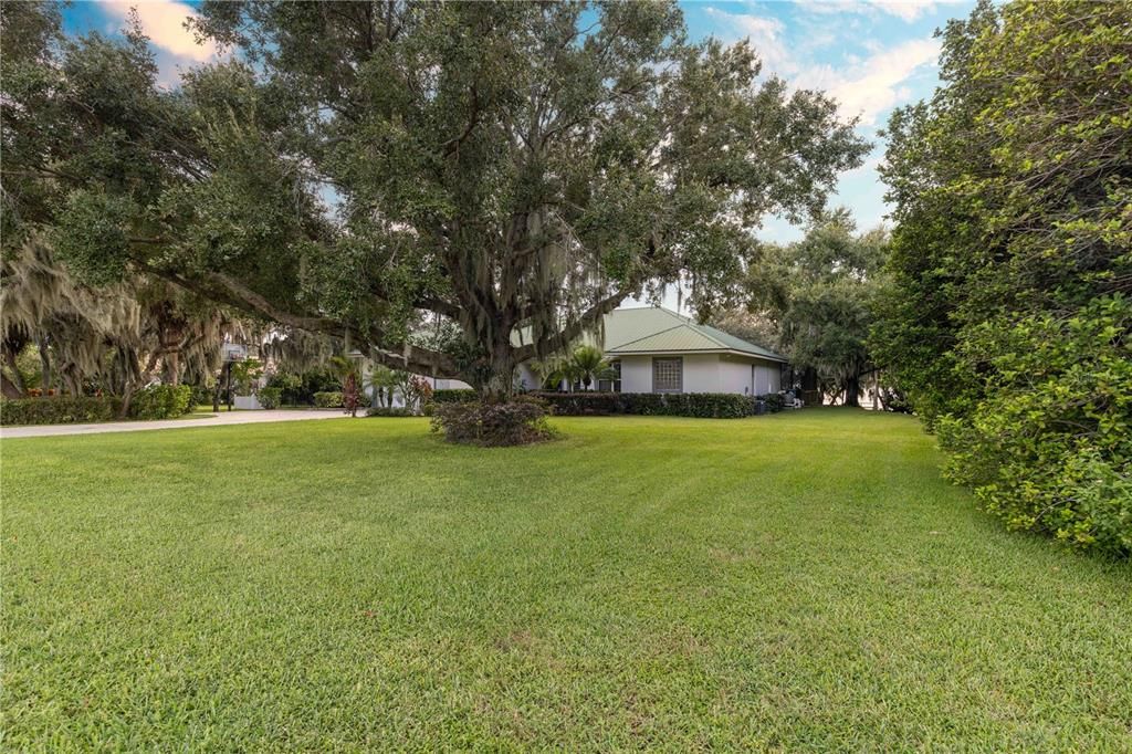 For Sale: $729,000 (3 beds, 3 baths, 2444 Square Feet)