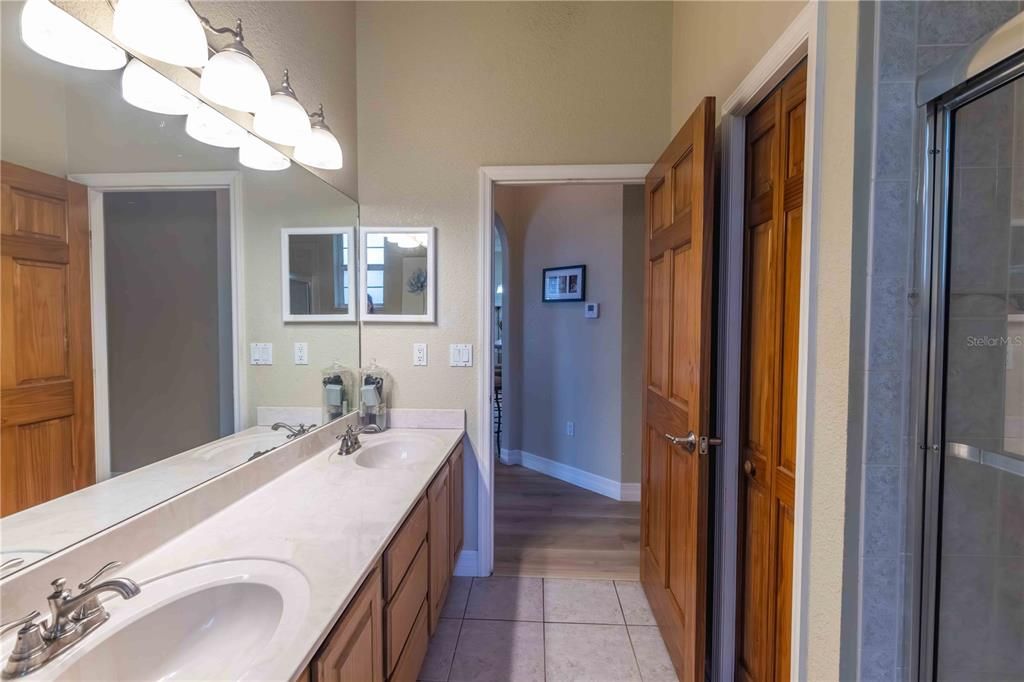 For Sale: $729,000 (3 beds, 3 baths, 2444 Square Feet)