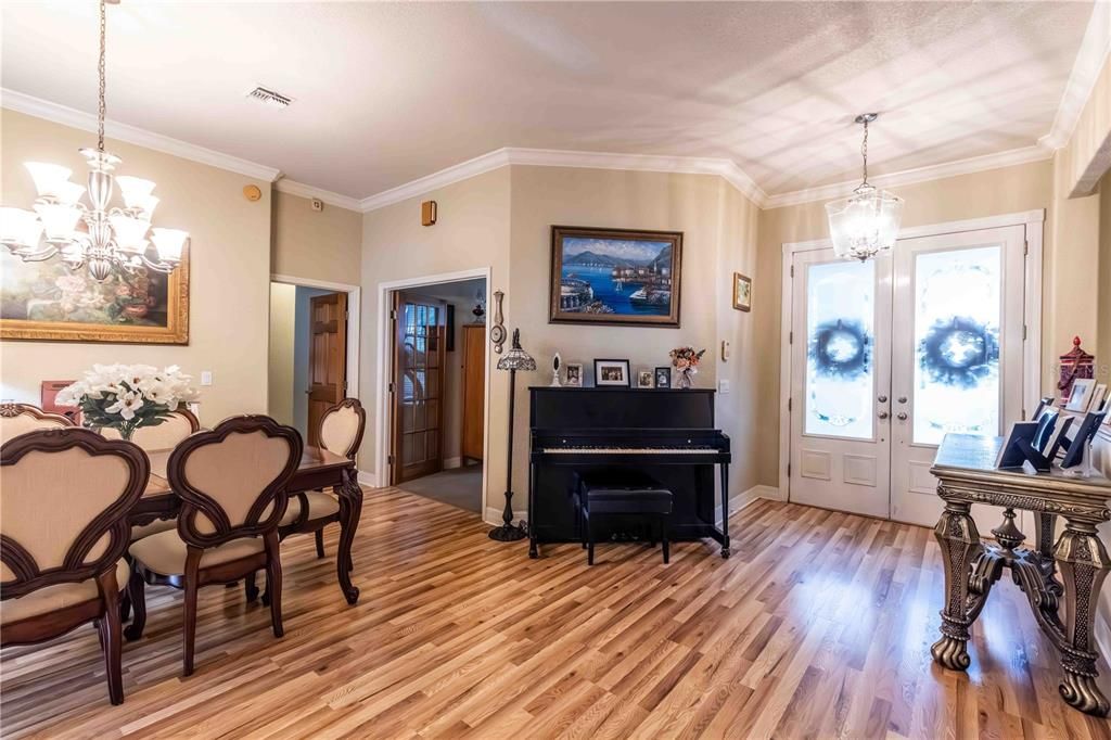 For Sale: $729,000 (3 beds, 3 baths, 2444 Square Feet)