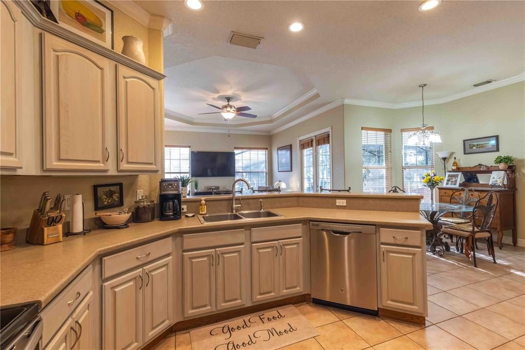 For Sale: $729,000 (3 beds, 3 baths, 2444 Square Feet)