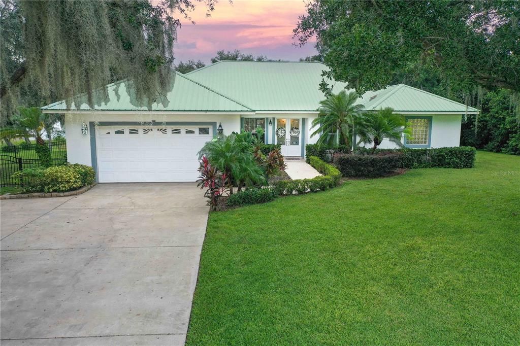 For Sale: $729,000 (3 beds, 3 baths, 2444 Square Feet)