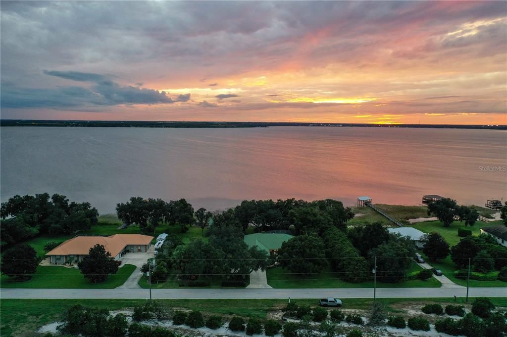 For Sale: $729,000 (3 beds, 3 baths, 2444 Square Feet)