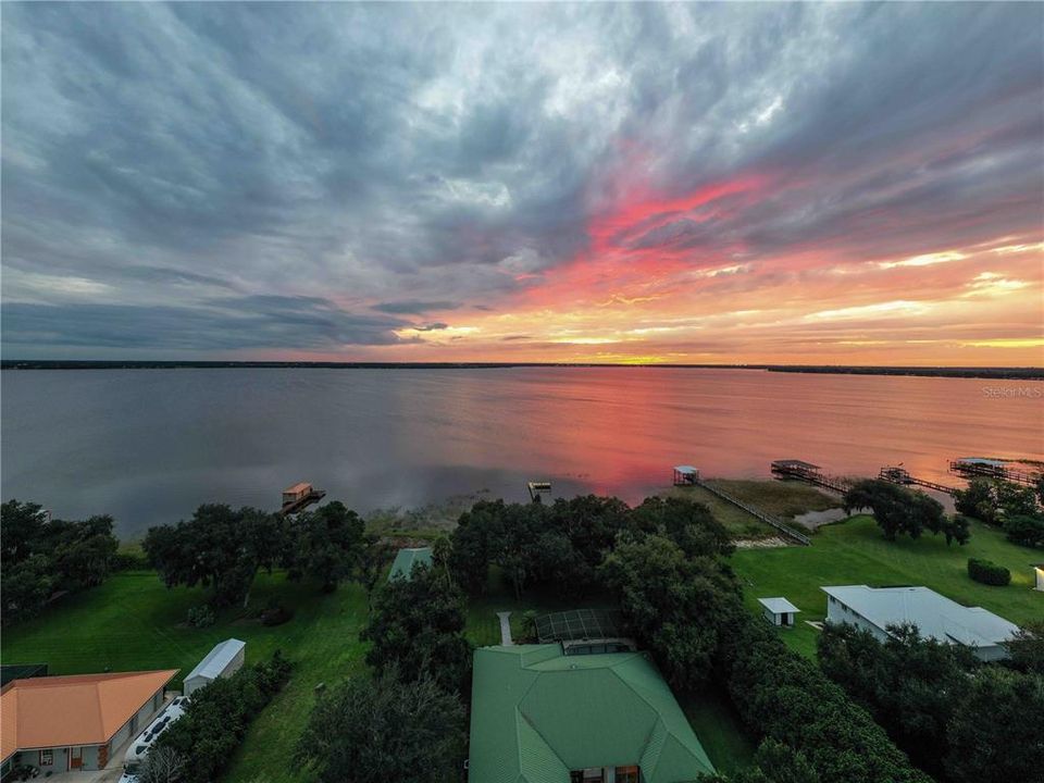 For Sale: $729,000 (3 beds, 3 baths, 2444 Square Feet)