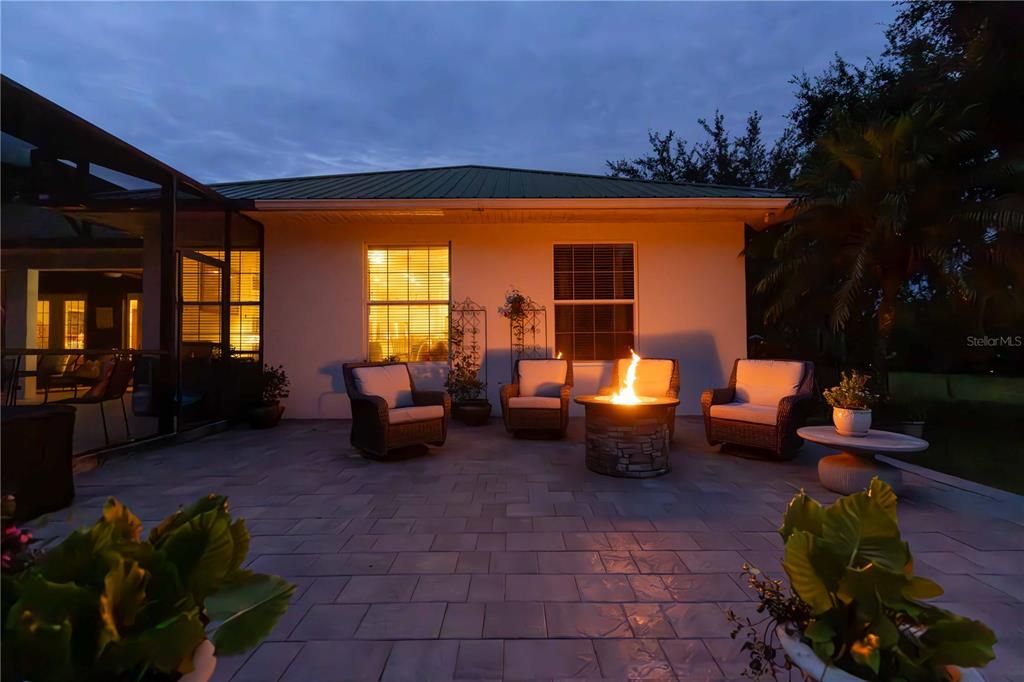 For Sale: $729,000 (3 beds, 3 baths, 2444 Square Feet)