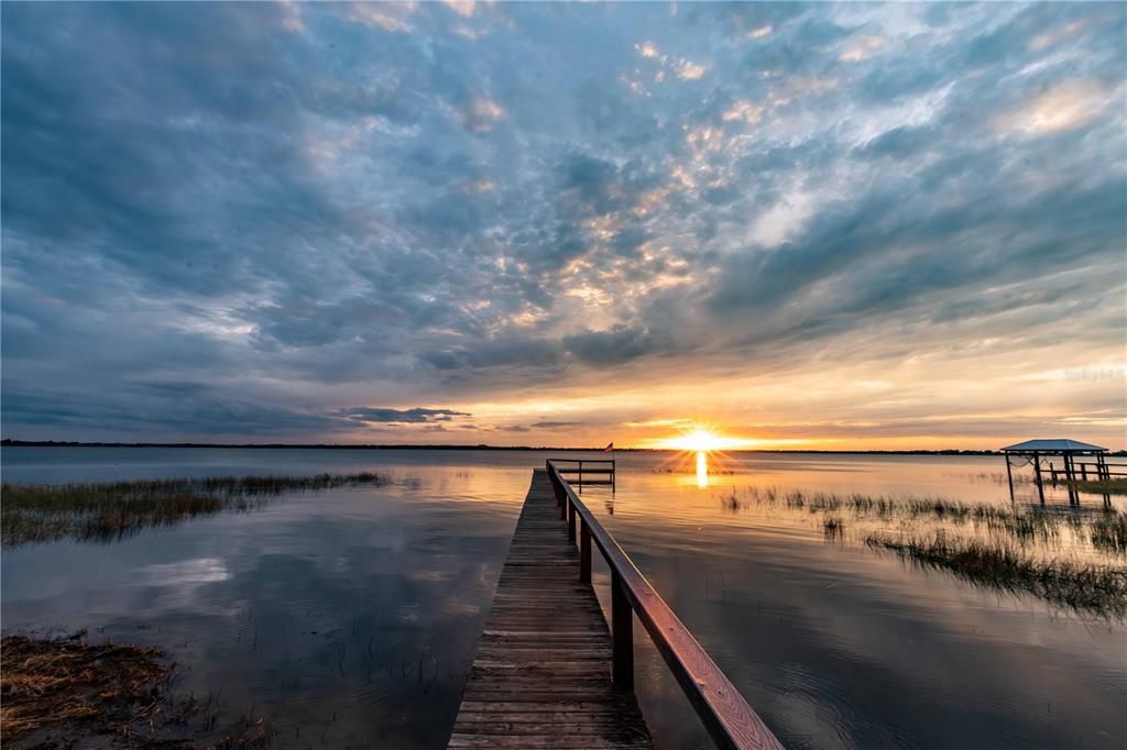 For Sale: $729,000 (3 beds, 3 baths, 2444 Square Feet)