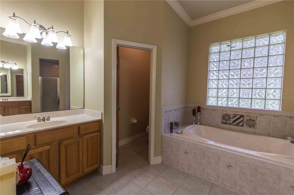 For Sale: $729,000 (3 beds, 3 baths, 2444 Square Feet)