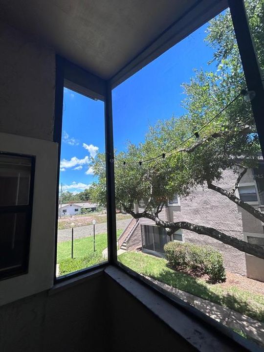 For Sale: $150,000 (1 beds, 1 baths, 749 Square Feet)