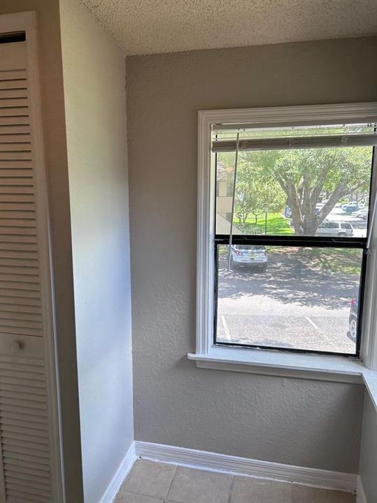 For Sale: $150,000 (1 beds, 1 baths, 749 Square Feet)