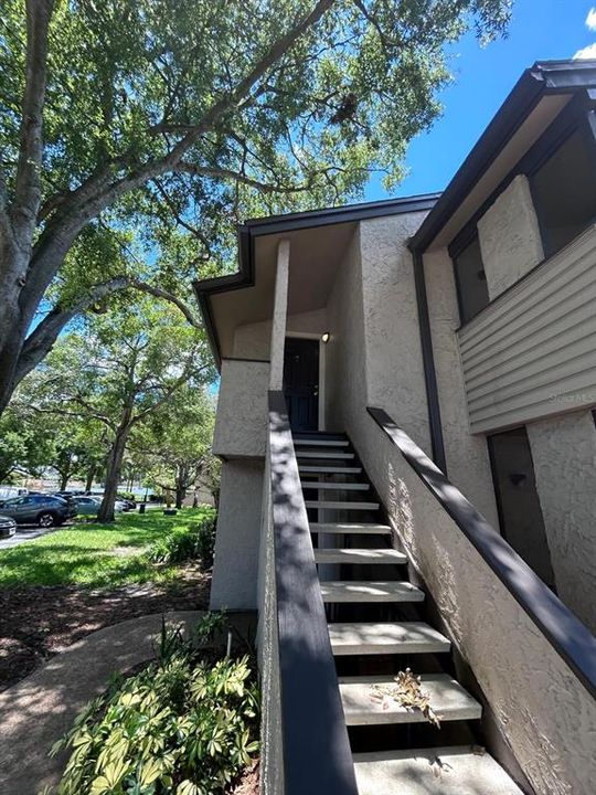 For Sale: $150,000 (1 beds, 1 baths, 749 Square Feet)