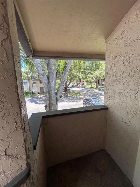 For Sale: $150,000 (1 beds, 1 baths, 749 Square Feet)