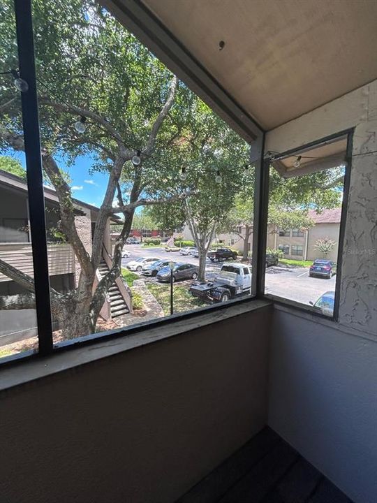 For Sale: $150,000 (1 beds, 1 baths, 749 Square Feet)