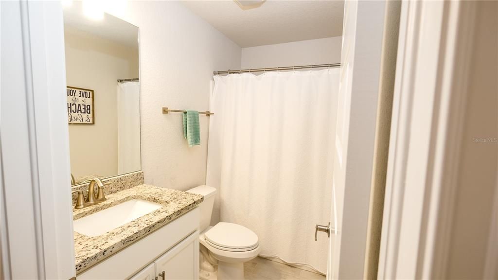 待售: $365,000 (4 贝兹, 3 浴室, 2265 平方英尺)